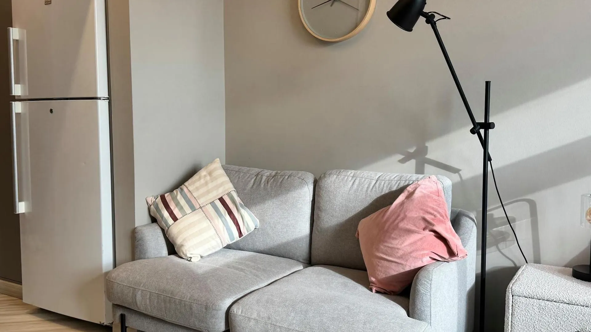 Warm And Elegant Studio In Dubai